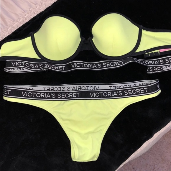 Victoria’s Secret itsy matching bikini set - Picture 1 of 7